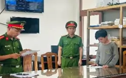 Khởi tố đối tượng dùng clip nhạy cảm khống chế, ép bạn gái cũ quan hệ tình dục