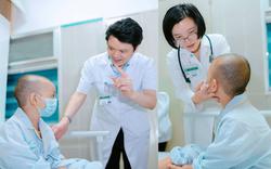 Thấy vệt trắng trong mắt con 5 tháng tuổi, mẹ chết lặng khi biết trẻ bị ung thư võng mạc