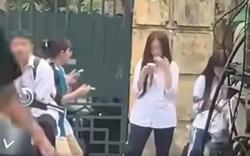 Hình ảnh một nhóm nữ sinh đang khiến các phụ huynh bàng hoàng!