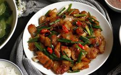 Cùng 1 công thức, tại sao thịt rang cháy cạnh ngoài hàng luôn ngon hơn, sai lầm nằm ở bước đầu tiên