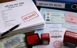 Thợ làm tóc dùng giấy tờ giả 'qua mặt' 4 ngân hàng