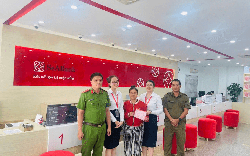 Một tài khoản ngân hàng chưa từng được sử dụng bất ngờ có số dư 100 triệu đồng