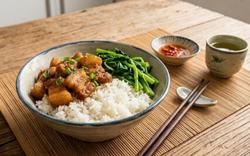 Tưởng ăn cơm buổi sáng sẽ 'nặng bụng', chuyên gia dinh dưỡng nói điều bất ngờ