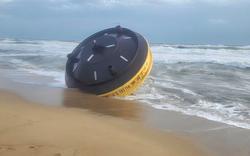 Tìm chủ sở hữu vật thể in dòng chữ "CHINA BUOY SF303" dạt bờ biển Quảng Ngãi