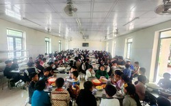 Điện Biên khẩn cấp rà soát việc một hiệu trưởng lên mạng kêu gọi hỗ trợ gạo và gas
