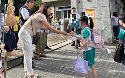 Không dám tin đây là ngọc nữ showbiz sau khi giải nghệ để cưới cháu trai "ông trùm xe đạp"