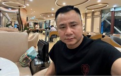 Hình ảnh NSND Tự Long lang thang ở sân bay lúc rạng sáng
