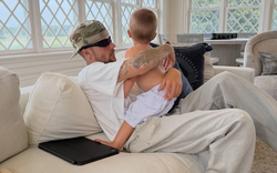 Justin Bieber chia sẻ ảnh mới cùng con trai 2 tuổi