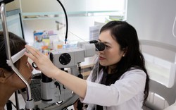 1 bệnh viện mở ra cơ hội phẫu thuật đục thủy tinh thể không lo chi phí dành cho người cao tuổi khó khăn