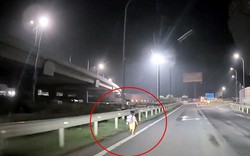 Bé trai đeo cặp sách vừa chạy vừa khóc trên cao tốc lúc 23 giờ, bất ngờ chuyện phía sau