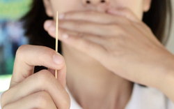 Lời khuyên cho những ai có thói quen dùng tăm sau ăn