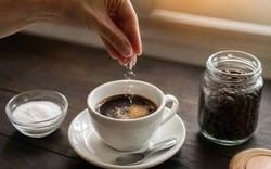 Vì sao nhiều người pha cà phê thường cho thêm 1-2 hạt muối?