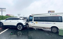 Video: Ô tô Lexus đánh võng rồi dừng đột ngột giữa cao tốc gây tai nạn liên hoàn