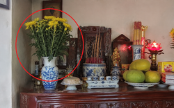 Lời khuyên cho những gia đình vẫn cắm hoa trên bàn thờ 24/7