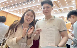 Bắt gặp Khánh Vy bên cạnh nam bác sĩ nội trú điển trai Nguyễn Bùi Quốc Anh - người đầu tiên lựa chọn Ngoại khoa tại Match Day