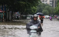 Hà Nội còn mưa lớn đến bao giờ?