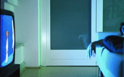 Lời khuyên cho những người bật TV cả đêm khi ngủ