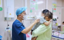 Cảnh báo: Trẻ 2 tuổi thiếu máu nặng sau khi ăn lá lộc mại chữa táo bón