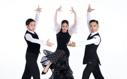 Khánh Thi - Phan Hiển tung bộ ảnh gia đình khiêu vũ: Bé Kubi đỉnh cao thần thái "con nhà nòi"!
