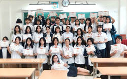 Một lớp chuyên Nhật có 3 thủ khoa, 12 suất du học, 20 IELTS từ 8.0
