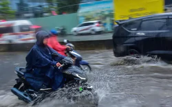 Mưa lớn kéo dài, Cấp cứu 115 TPHCM 'cháy máy'
