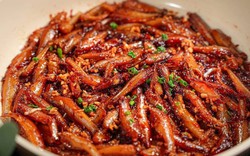 Chỉ ăn cá thay thịt theo lời khuyên của bác sĩ, người đàn ông có hơn 20 khối polyp đại tràng bất ngờ khi đi khám