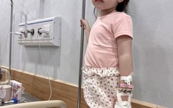 Sau đêm ôm con ở viện vì viêm phổi do RSV, mẹ trẻ chia sẻ: Đừng chủ quan ngay cả khi con vẫn ăn uống và chơi bình thường