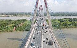 Lắp biển báo khoảng cách trên cầu Nhật Tân không phải nhằm mục đích xử phạt