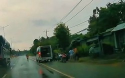Áo mưa cuốn vào bánh xe, người phụ nữ ngưng tim giữa đường