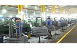 Không phải Việt Nam không sản xuất được bulong, ốc vít, mà là không được sản xuất, vì sao?