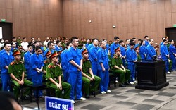 Vợ cựu Viện trưởng khai về tin nhắn "còn thiếu 4 tờ" khi nhận túi quà hối lộ