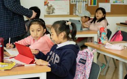 Nghiên cứu nổi tiếng giải mã 2 câu hỏi cha mẹ nào cũng quan tâm: Học càng lâu, vào trường càng tốt có thực sự kiếm nhiều tiền hơn?