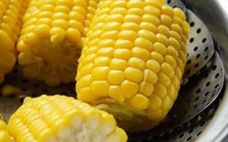 Ăn ngô mỗi ngày suốt 6 tháng, người phụ nữ 60 tuổi bất ngờ khi đi khám