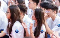 Bắt gặp Chuyên Ngoại ngữ - ngôi trường của dàn "siêu nhân ngôn ngữ" trong những khung hình đầu tiên của năm học mới