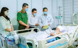 Lãnh đạo Đồng Nai thăm nạn nhân sống sót duy nhất sau vụ thảm sát