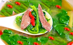 Rẻ hơn thịt bò nhưng hơn hẳn về lượng sắt, mọc um tùm bất chấp thời tiết: Bạn có biết đó là rau gì?