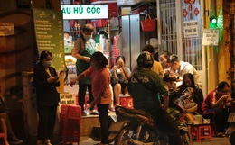 KHẨN: Từ 0h đêm nay, TP.HCM tạm dừng lễ hội, nghi lễ quy mô 20 người trở lên; quán ăn uống nhỏ và vừa chỉ bán mang đi