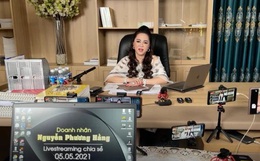 Phía sau những màn livestream" bóc phốt" của bà Phương Hằng: Ekip hơn chục người, máy móc hoạt động hết công suất