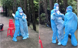 Bi hài: Lấy mẫu ca nào dương tính ca đó, nhân viên y tế bị cả đồng nghiệp lẫn netizen đòi “quẳng xuống mương”