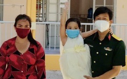 Đưa tro cốt người phụ nữ tử vong vì Covid-19 về nhà, thiếu tá Nguyễn Trung Kiên chỉ thấy bé 4 tuổi ra nhận!