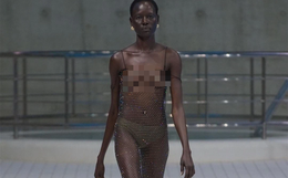 Choáng với người mẫu khoả thân trên sàn diễn tại London Fashion Week