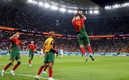Ronaldo đi vào lịch sử, Bồ Đào Nha nhọc nhằn &quot;vượt ải&quot; Ghana