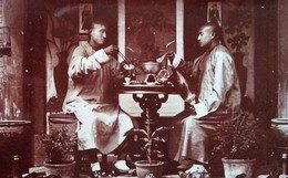 Ảnh hiếm ghi lại cuộc sống bên trong Tử Cấm Thành: Hé lộ nhan sắc thật của các phi tần, món tủ của vua Càn Long bất ngờ giống hệt giới trẻ ngày nay