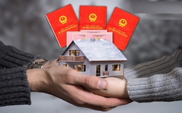 Năm 2025, cha mẹ muốn sang tên sổ đỏ cho con nhất định phải biết những quy định này: Cần làm gì, mất phí bao nhiêu?