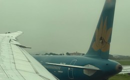 VIDEO: Hai máy bay va chạm tại sân bay Nội Bài