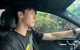 Tân sinh viên lái Maybach giá 8 tỷ đến nhập học, làm một hành động khiến người khác thay đổi cách nhìn ngay lập tức