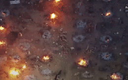 Video cảnh hoả thiêu tập thể bệnh nhân Covid-19 đầy ám ảnh kéo cả thế giới giật mình trở lại: Chủ quan bây giờ là quá sớm!