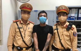 Hà Nội: Tài xế xe ôm Grab "ship" khách mang ma tuý đến thẳng chốt CSGT