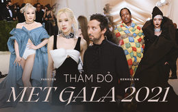 Met Gala 2021: Rosé được chính GĐ sáng tạo Saint Laurent hộ tống đi thảm đỏ, Rihanna và người yêu rủ nhau quấn chăn, CL mặc gì thế này?