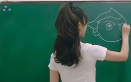 Cô giáo xinh như hotgirl đang giảng bài, nhưng ai cũng sốc nặng khi nhìn xuống chiếc quần cô đang mặc